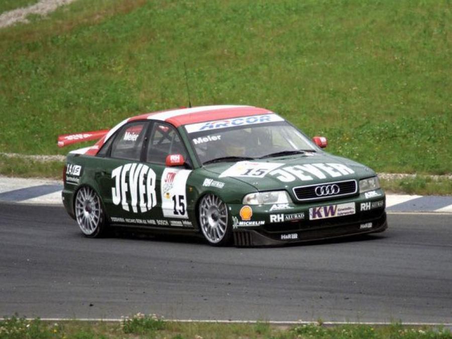  Audi A4 Quattro STW (B5,8D) 1995 года  (фото 10 из 13)